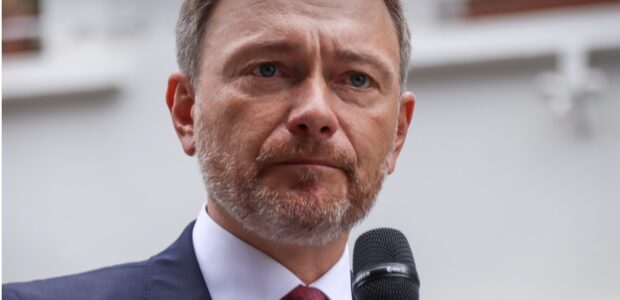 Der FDP-Vorsitzende Christian Lindner / Quelle: Pixabay, lizenzfreie Bilder, open library: saarnews (https://pixabay.com/de/photos/minister-Regierung-Mann-Politiker-7362415/)